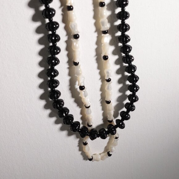 Vintage Black and Shell White floral Beaded Necklace with Shell Ring Accent - Picture 16 of 16